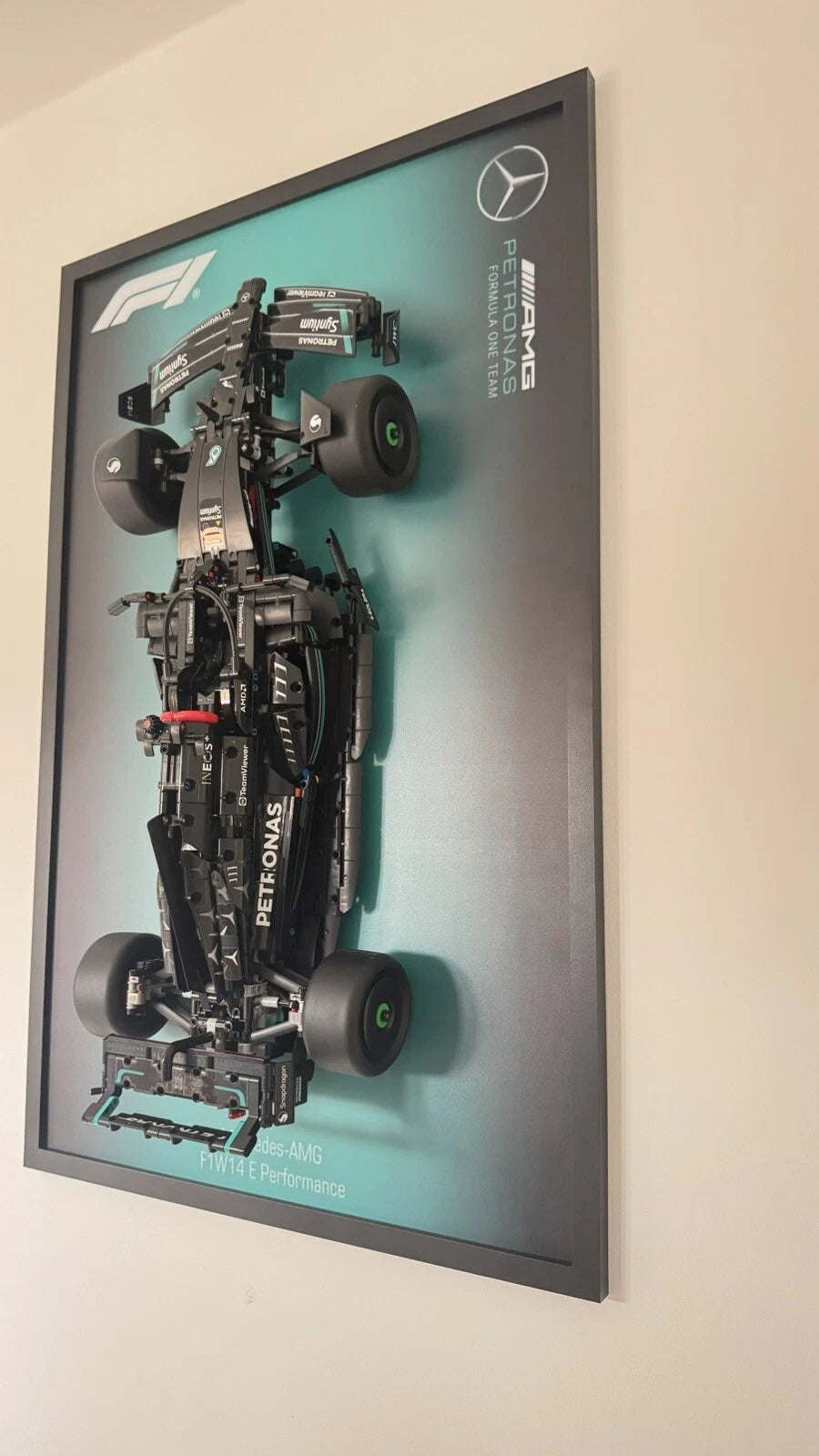 Échelle : 1:10 Voiture Mercedes-AMG F1 – Tableau décoratif (50 x 80 cm)