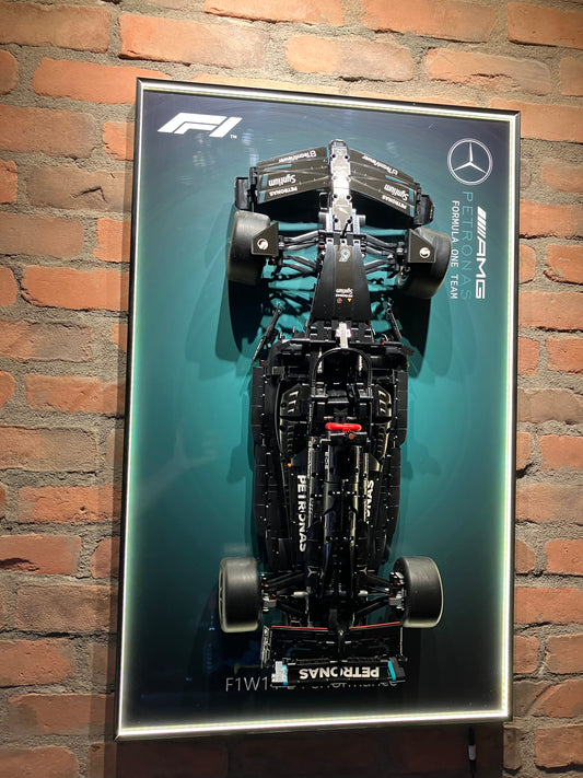 Échelle : 1:10 Voiture Mercedes-AMG F1 – Tableau décoratif (50 x 80 cm)